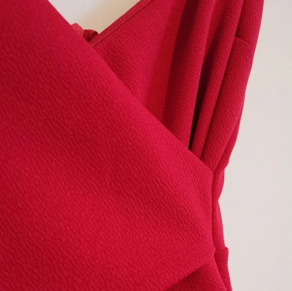 Red Dress - Picture 4 of 5